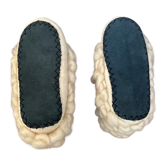 Shirley Sheep Children's Slippers - Picture 11 of 13